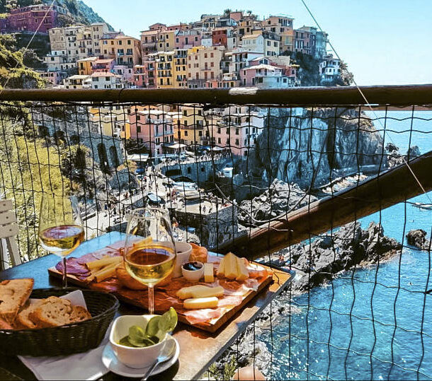 Dove fare aperitivo in Liguria Manarola cinque terre Aperitivo al Nessun Dorma Italia Liguria Passione Passaporto