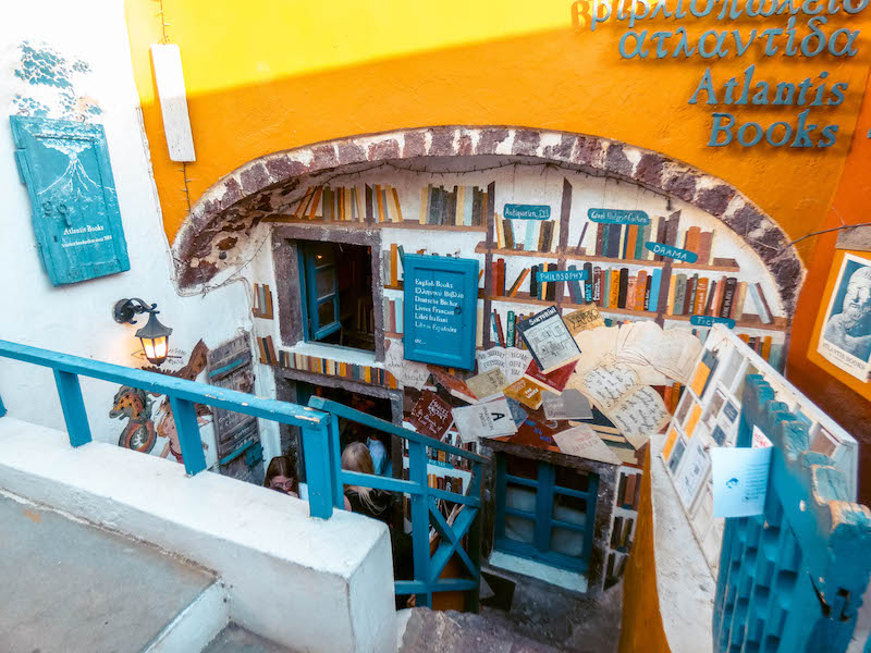 Cosa vedere a Oia Atlantis Book Libreria più bella del mondo Cosa vedere a Santorini Grecia Passione Passaporto