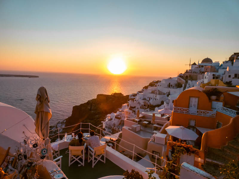 Tramonto Oia Dove vedere tramonto Oia Cosa vedere Oia castello Oia Santorini Grecia Passione Passaporto